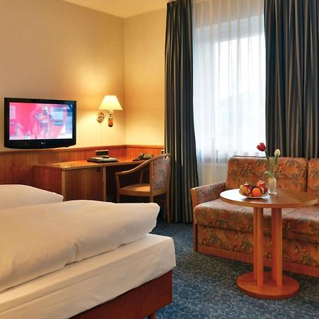 Hotel Ilbertz Garni โคโลญ ภายนอก รูปภาพ