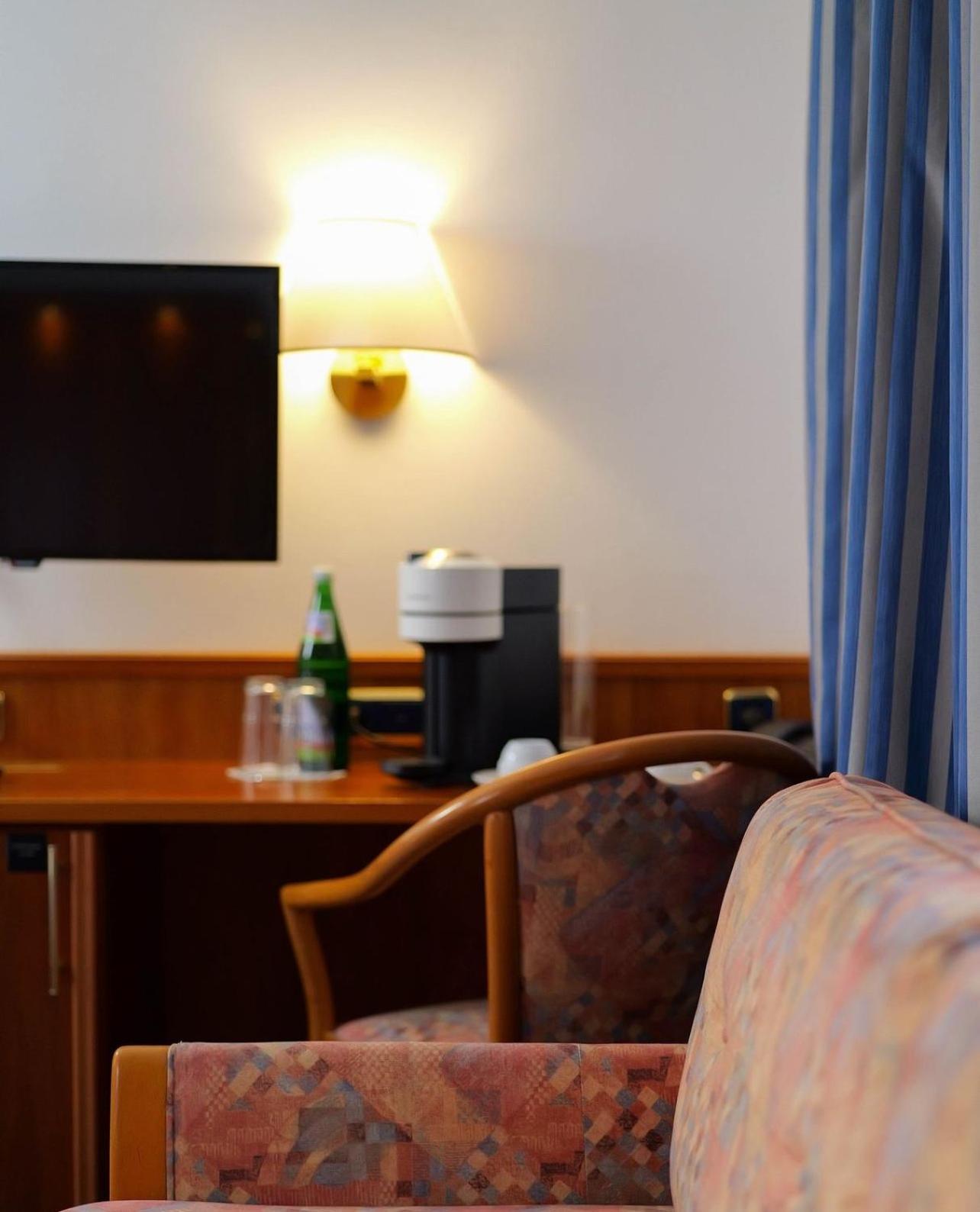 Hotel Ilbertz Garni โคโลญ ภายนอก รูปภาพ
