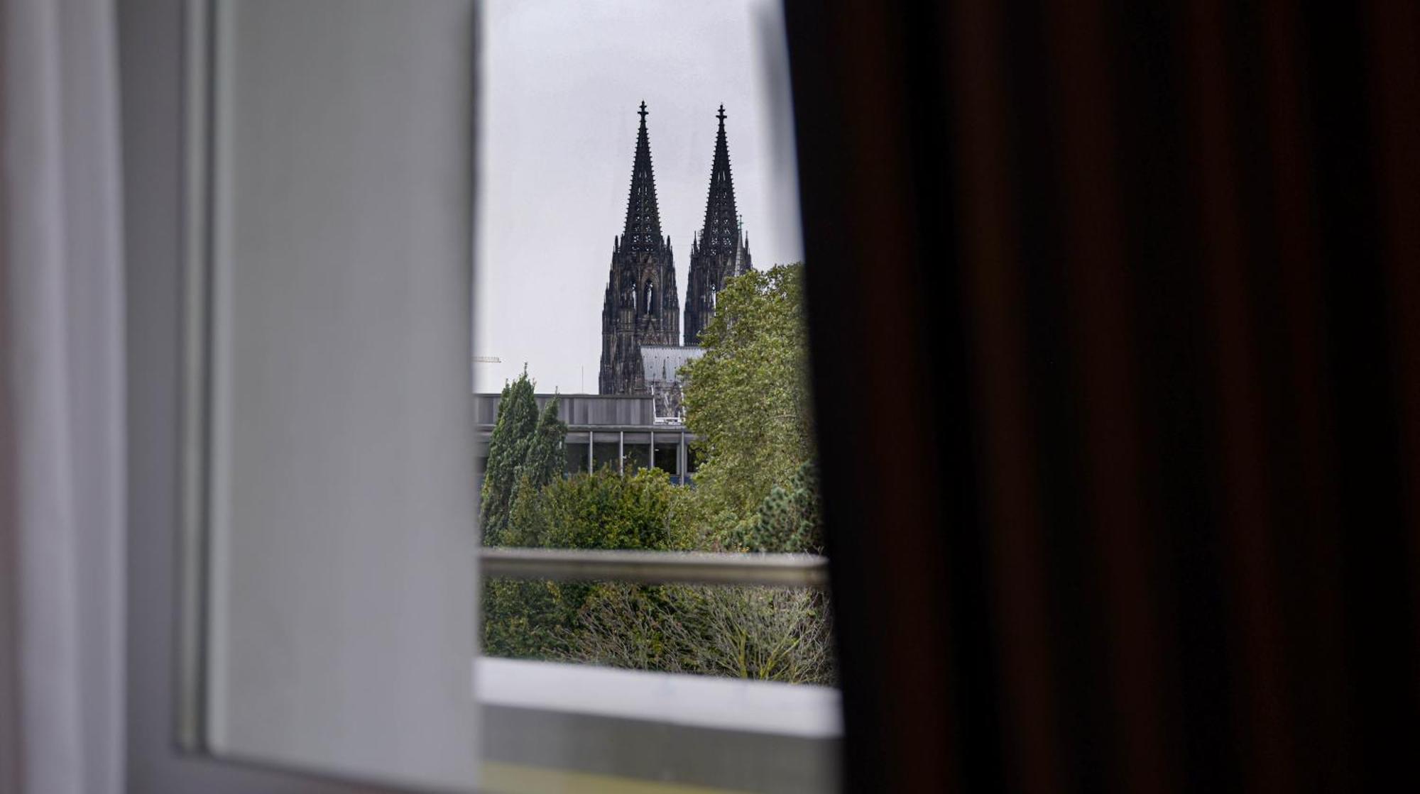 Hotel Ilbertz Garni โคโลญ ภายนอก รูปภาพ