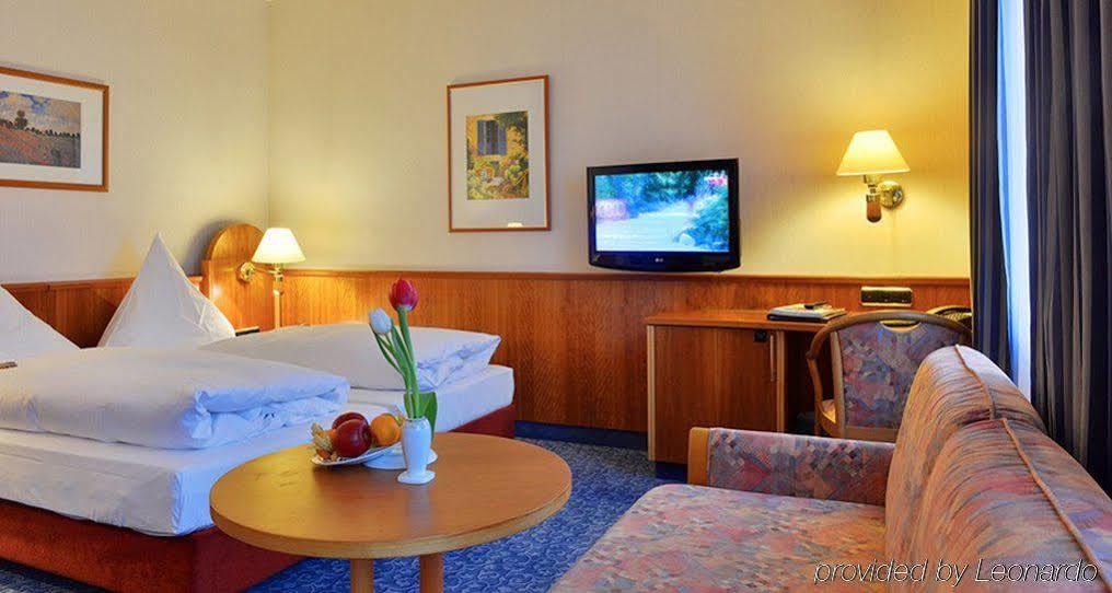Hotel Ilbertz Garni โคโลญ ภายนอก รูปภาพ